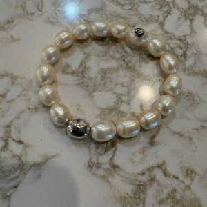 Silpada Stretchy Pearl Braelet